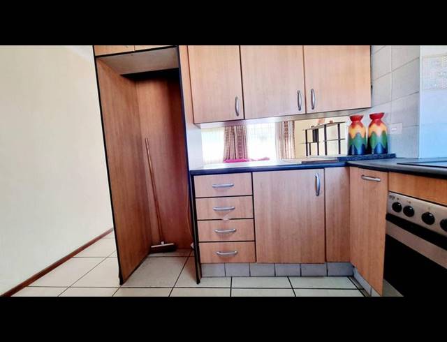 2 BEDROOM TOWNHOUSE FOR SALE IN VERWOERDPARK